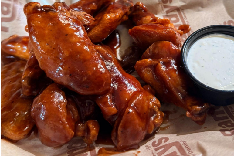 Buffalo and BBQ Chicken Wings